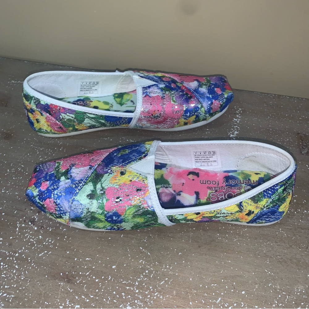 Bobs Skechers Plush Bouquet Floral Sequins Memory Foam Slip-On Shoes - Picture 4 of 12